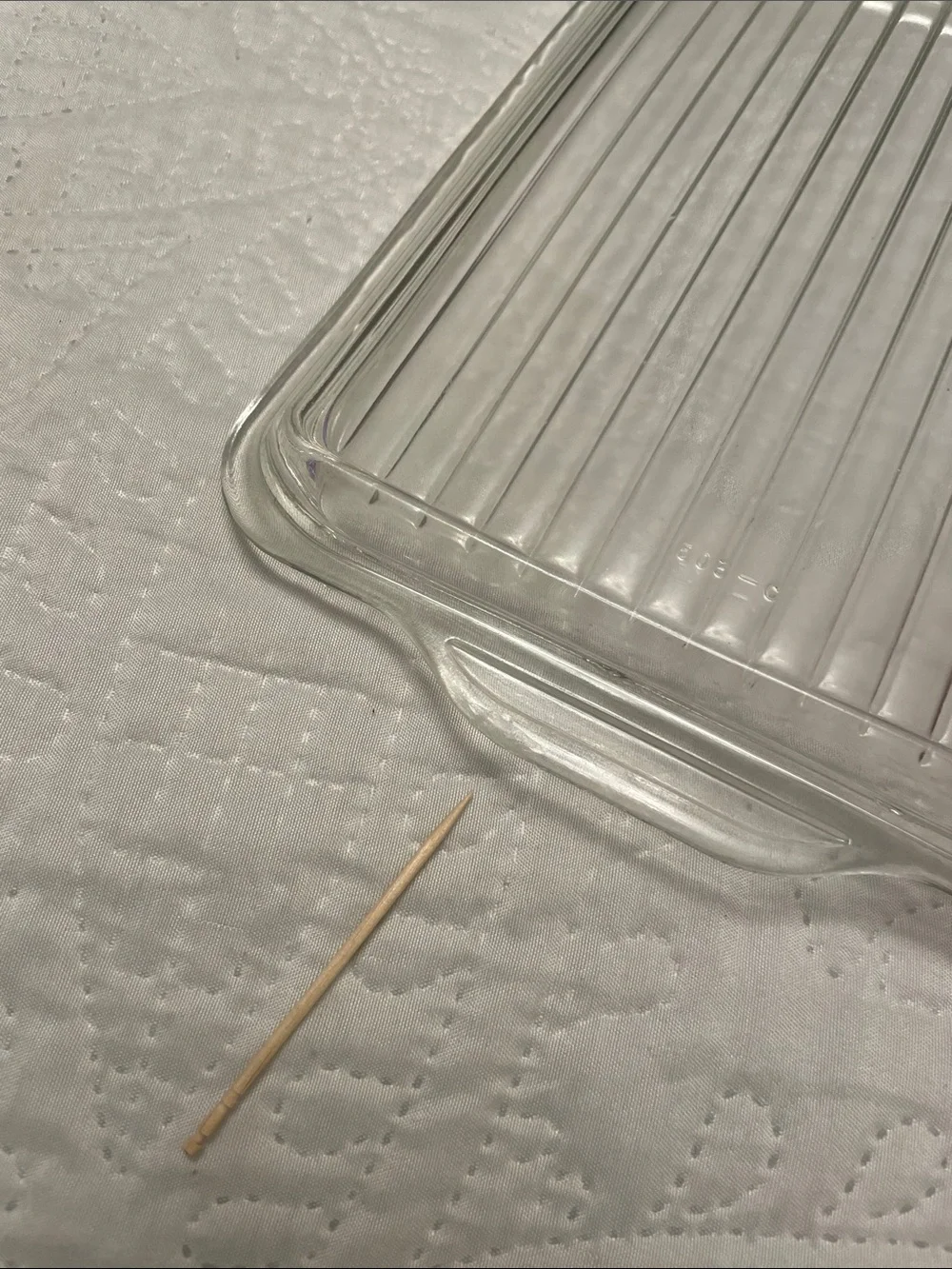 📍MCM Vintage Pyrex Amish Butterprint 1 1/2 Qt. Covered Milk Glass Baking Dish